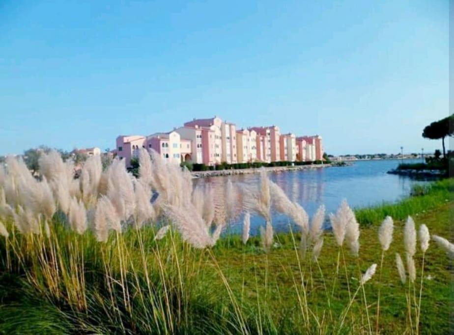 Residence Pointe Vermeille - Charmant Studio Cabine Avec Jolie Vue Sur Le Lac Marin Le Barcares Luaran gambar